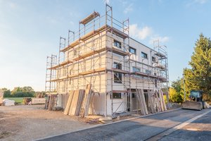 Rohbau - Modernes Doppelhaus im Grünen