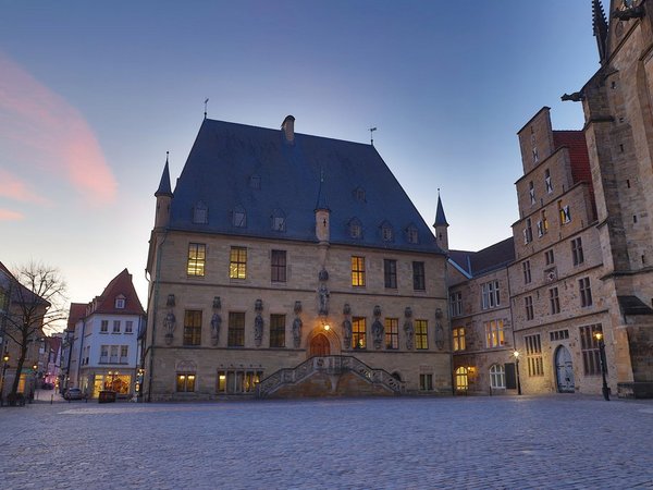 Historisches Rathaus in der Blauen Stunde